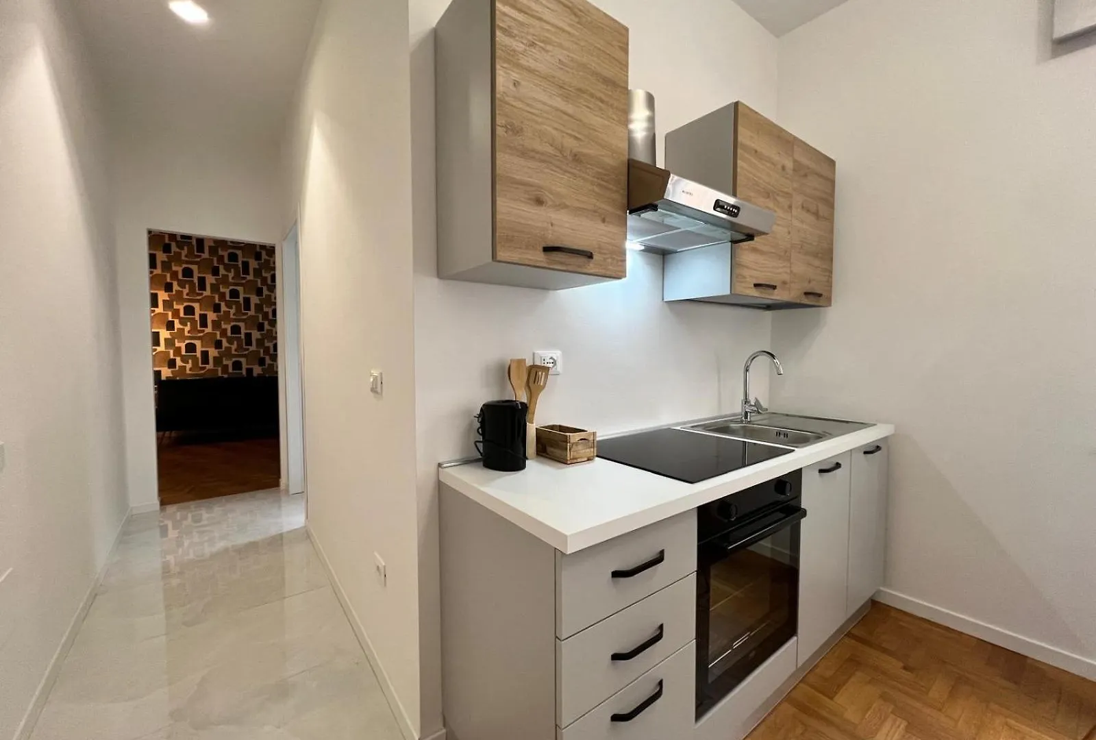 Frame Of Verona Apartments